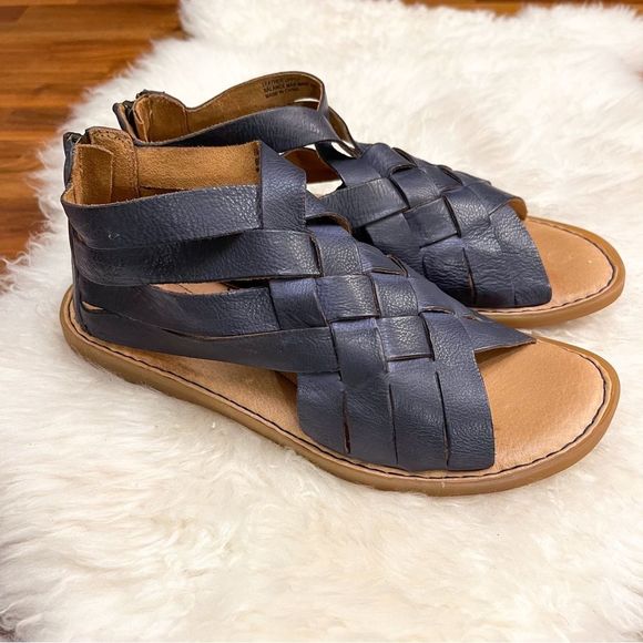 ๐ Born โข Womenโs Iwa Woven Leather Sandals in Blue Size 8 - Picture 1 of 10